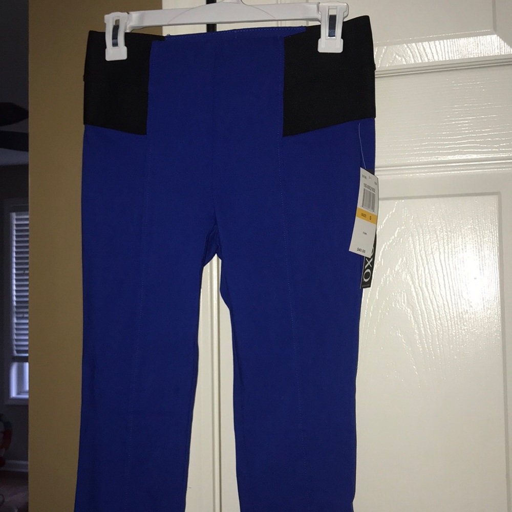 BNWT 🥑🥰xoxo índigo blue pants size small.